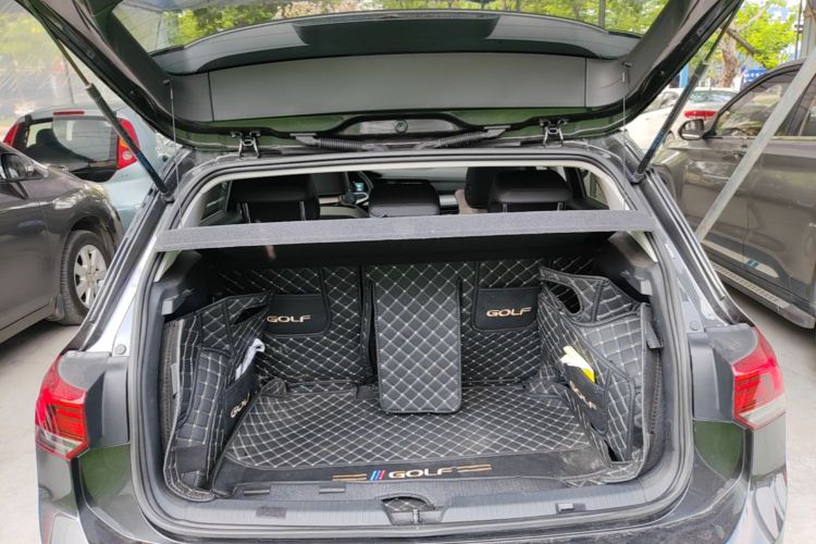 Volkswagen Golf 2021 car image #21