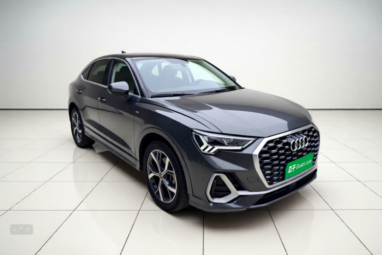 Audi Q3 2021 car image #4