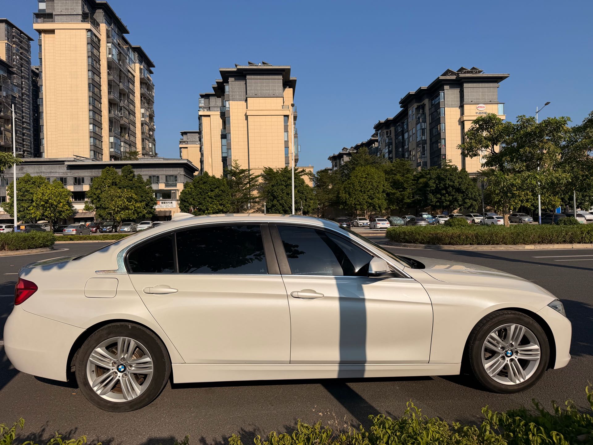 BMW 3 Series 2017 imagen de coche #11