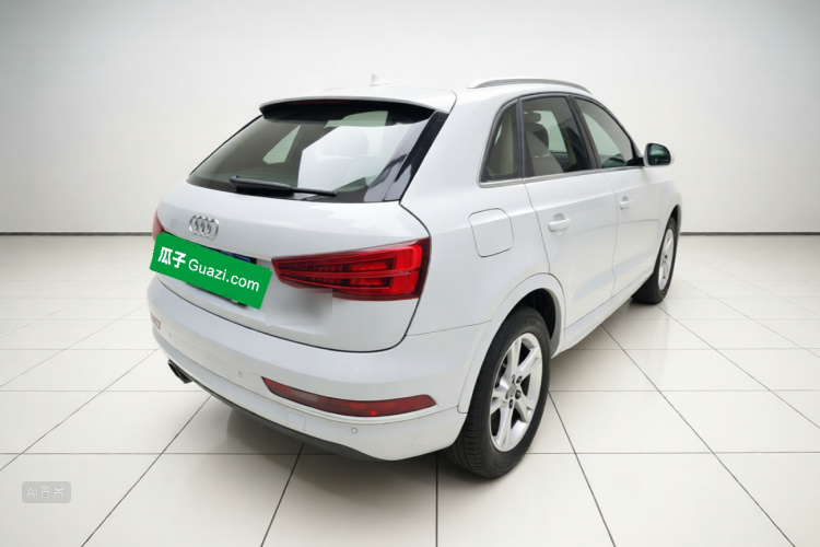 Audi Q3 2019 car image #7