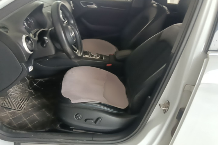 Audi A3 2018 car image #15