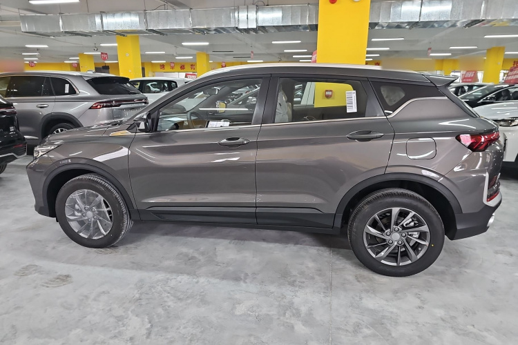GEELY Coolray 2026 #7 GEELY Coolray 2026 car image #7