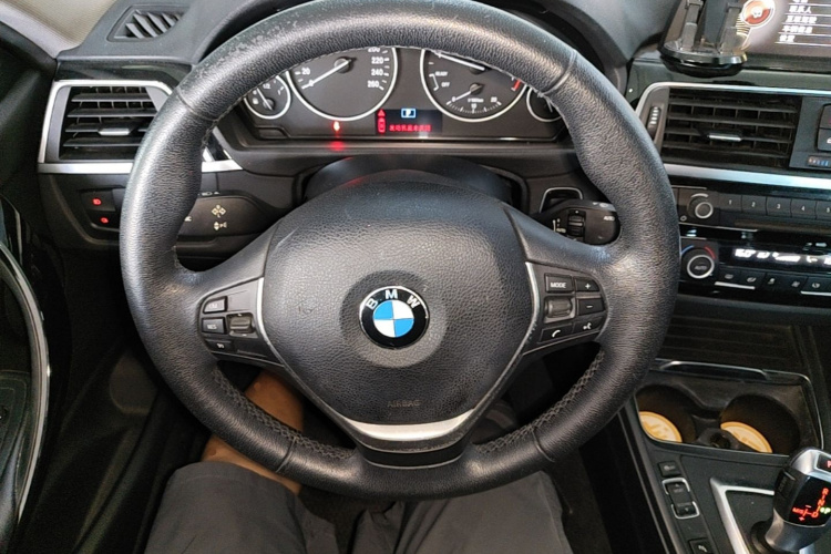BMW 3 Series 2017 #11 BMW 3 Series 2017 car image #11