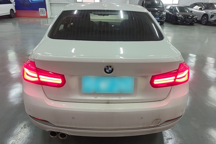 BMW 3 Series 2018 #6 BMW 3 Series 2018 car image #6