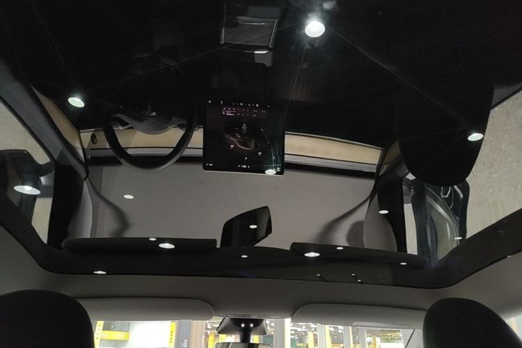 Tesla Model Y 2023 immagine di auto #18