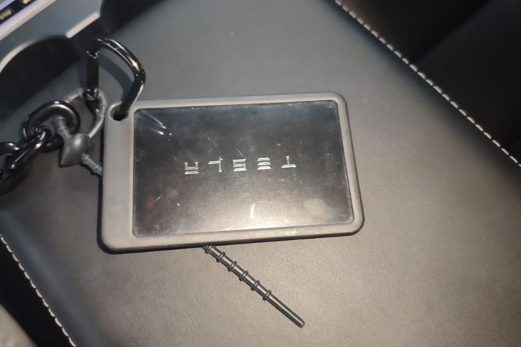 Tesla Model 3 2022 car image #9