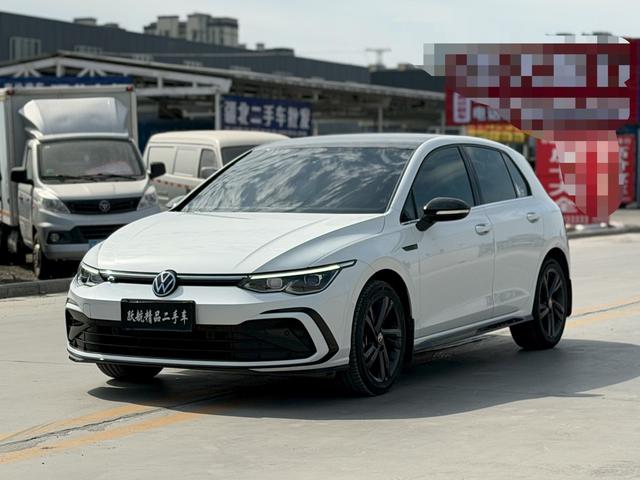 Volkswagen Golf 2024 imagen de coche #10