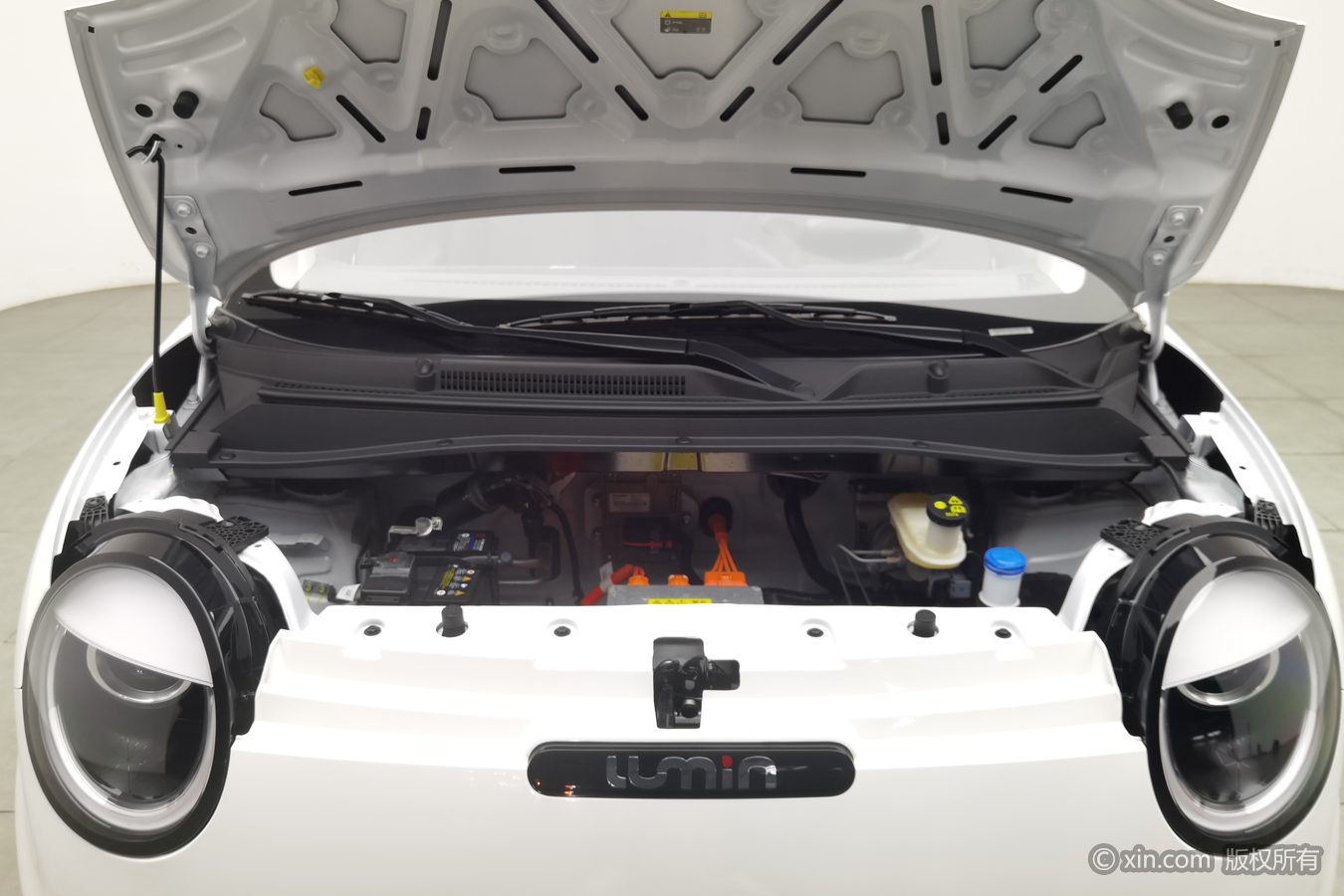 2025 car image #18