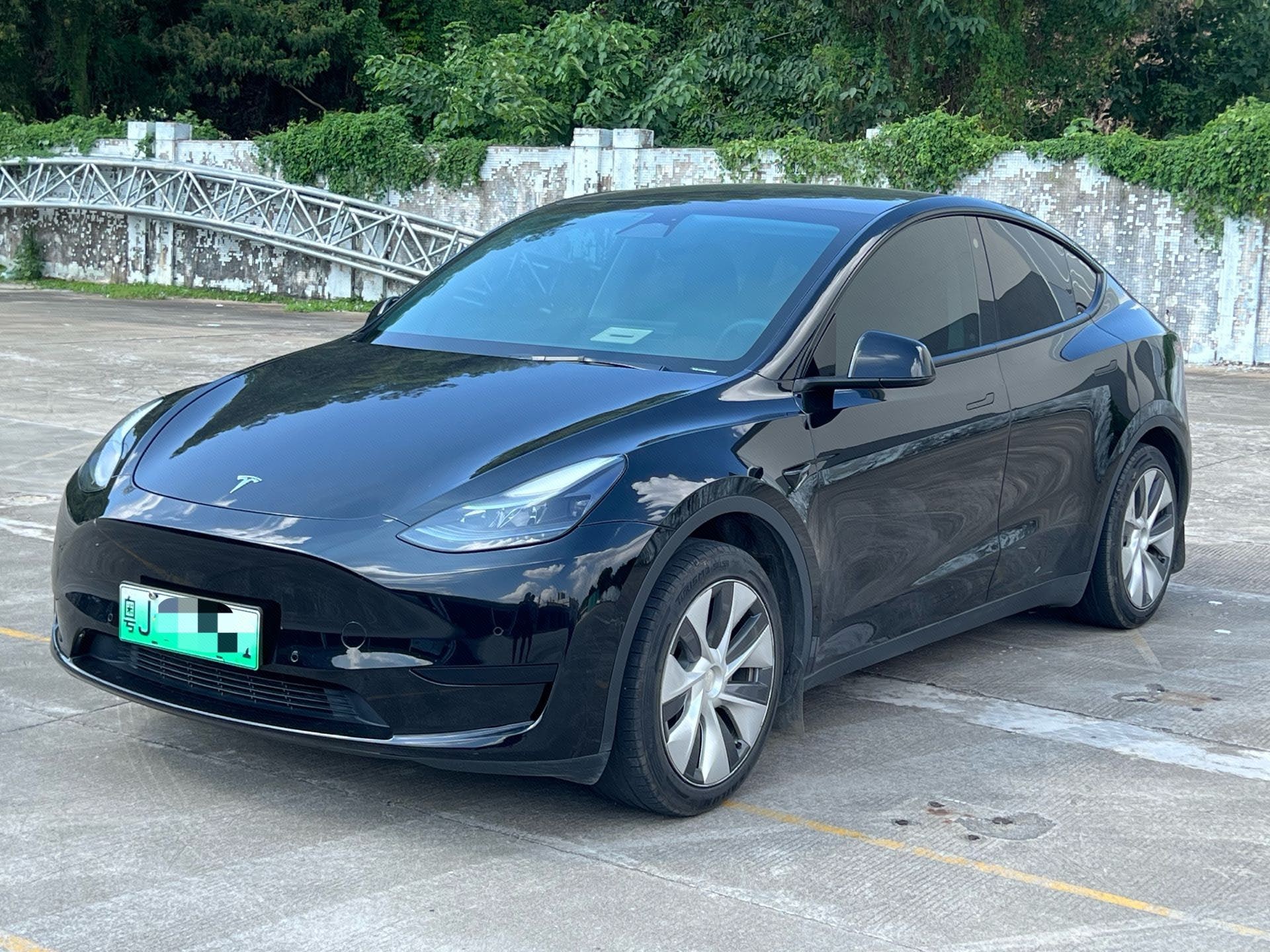 Tesla Model Y 2023 Tesla Model Y 2023 car image