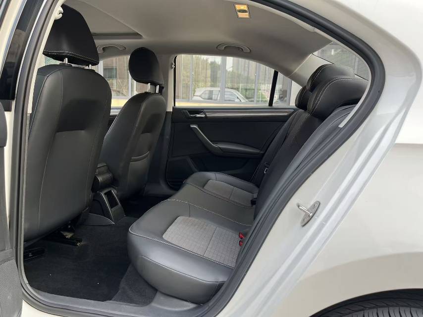 Volkswagen Santana 2018 car image #8