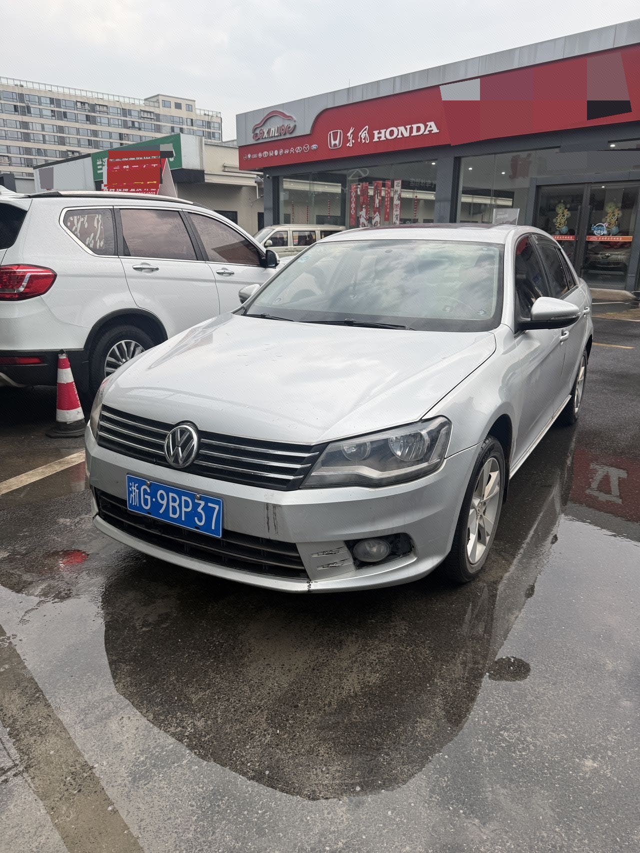 Volkswagen Bora 2015 car image 