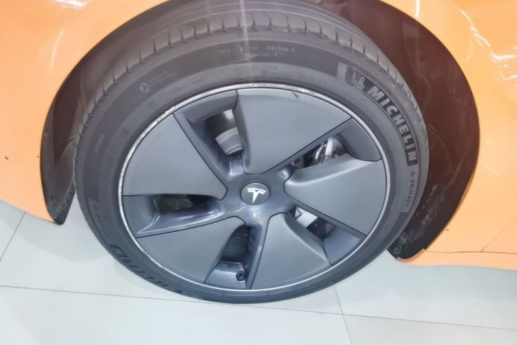 Tesla Model 3 2023 car image #9
