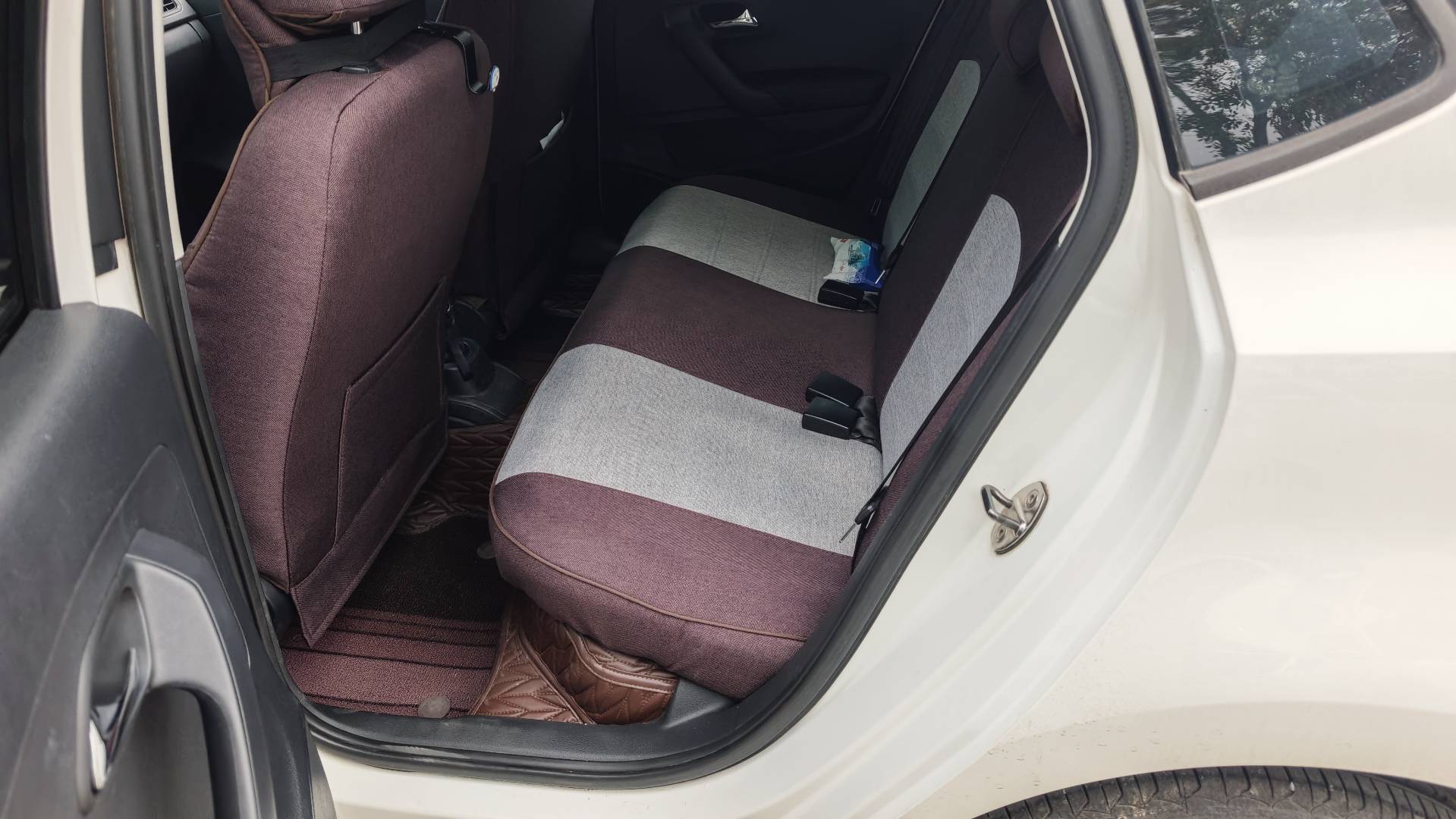 Volkswagen Polo 2015 car image #6