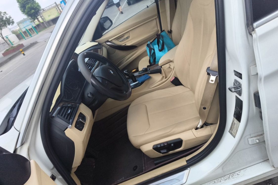 BMW 3 Series 2013 car image #20