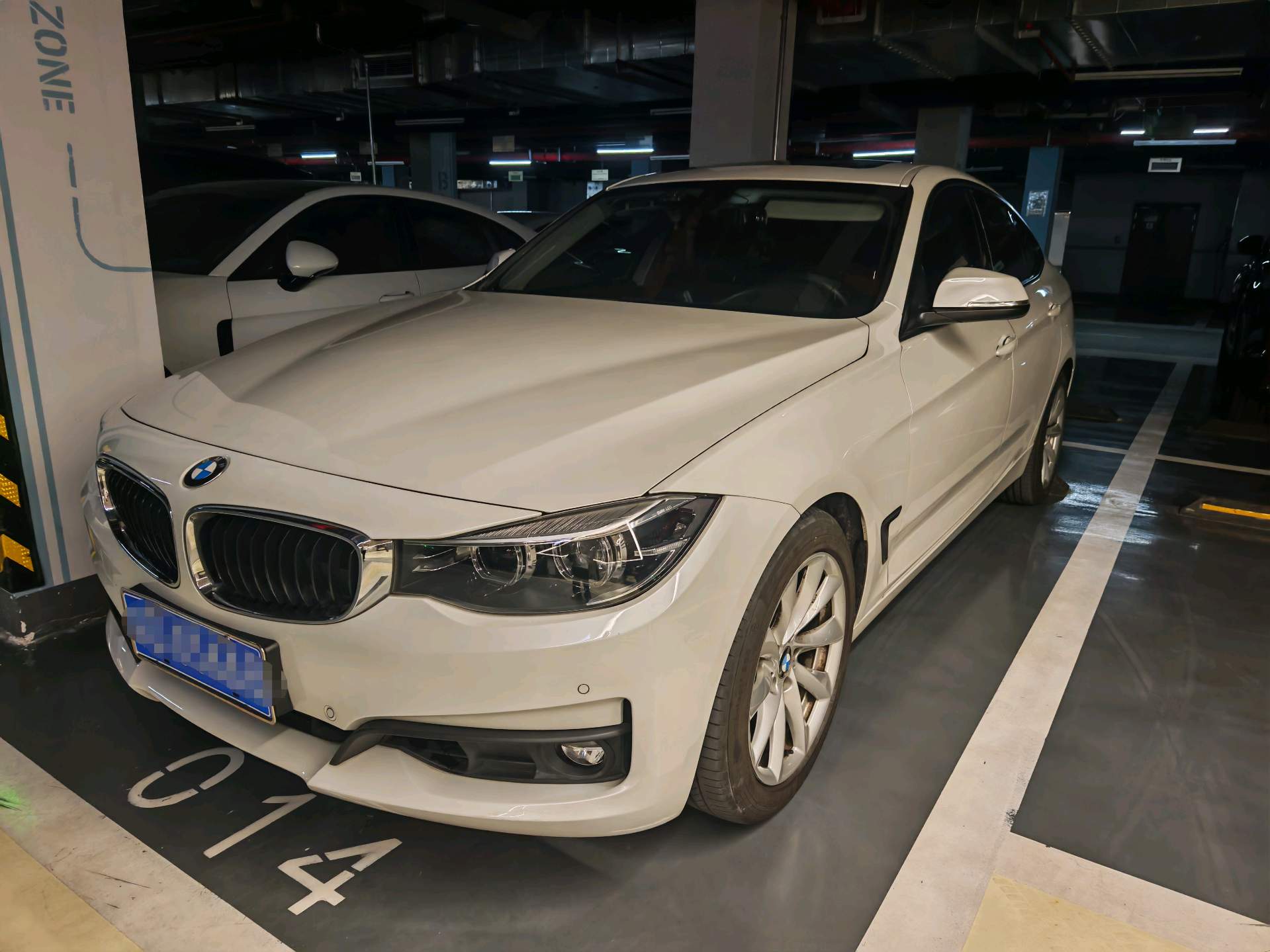 BMW 3 Series GT 2018 car image 