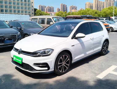 Volkswagen Golf 2018 car image 