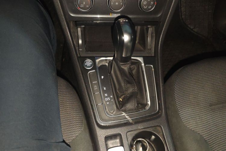 Volkswagen Golf 2020 car image #14