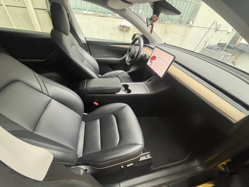 Tesla Model Y 2021 #4 Tesla Model Y 2021 car image #4