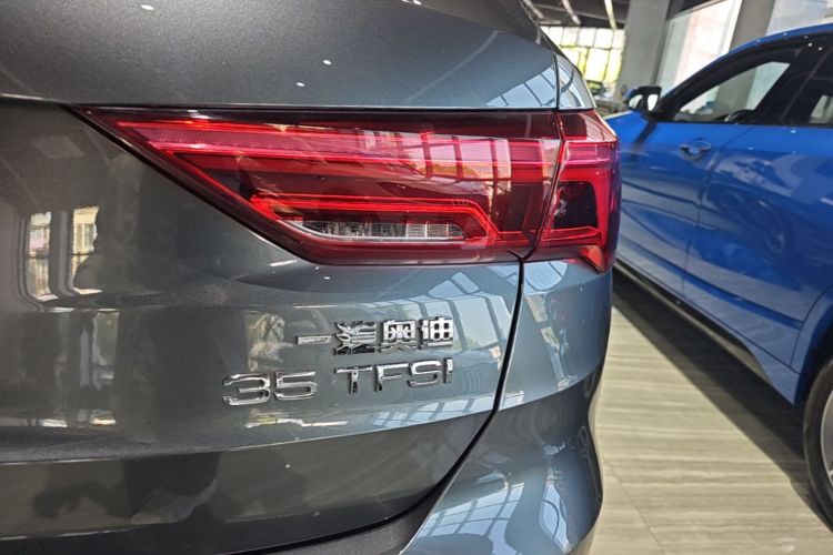 Audi Q3 2020 #8 Audi Q3 2020 car image #8