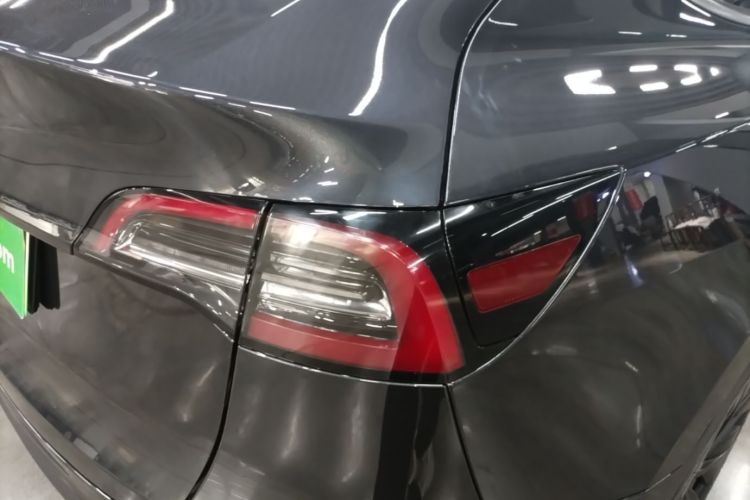 Tesla Model Y 2024 #8 Tesla Model Y 2024 car image #8