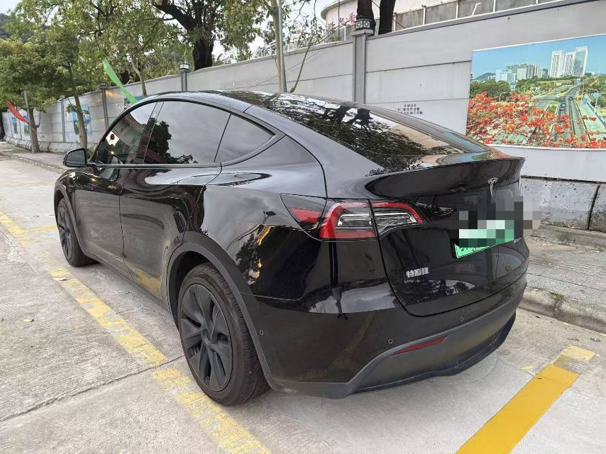 Tesla Model Y 2023 #5 Tesla Model Y 2023 car image #5
