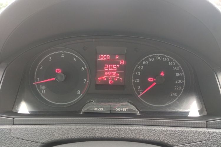Volkswagen Santana 2019 imagen de coche #12