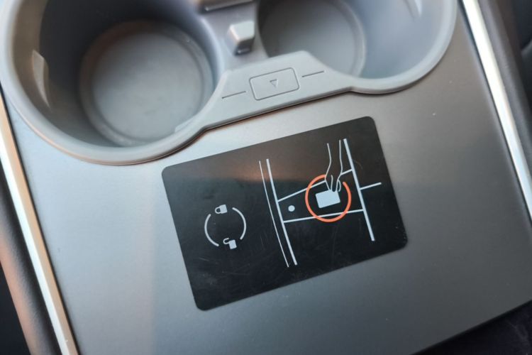 Tesla Model 3 2021 car image #9
