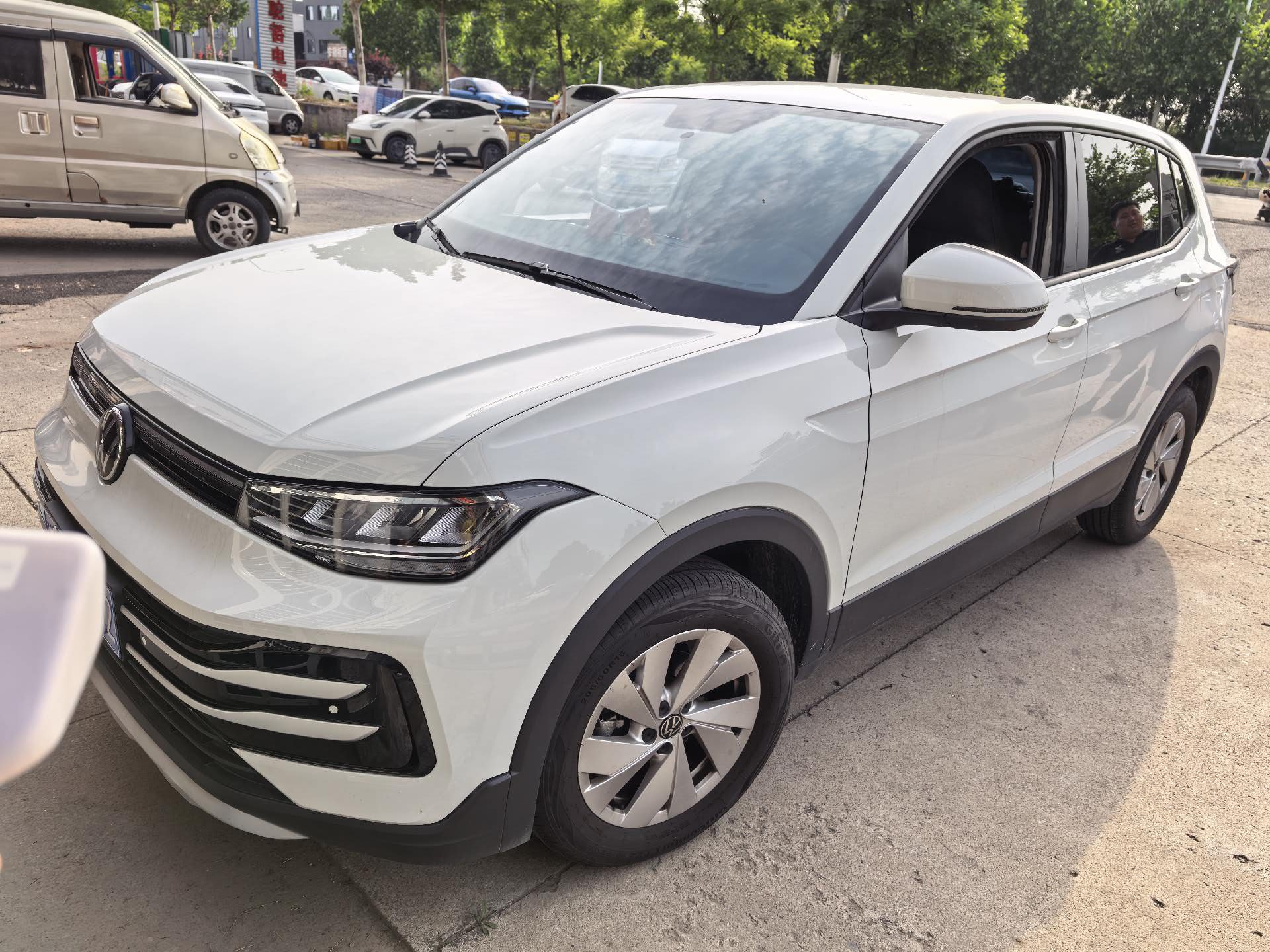 Volkswagen Tharu 2025 Volkswagen Tharu 2025 car image