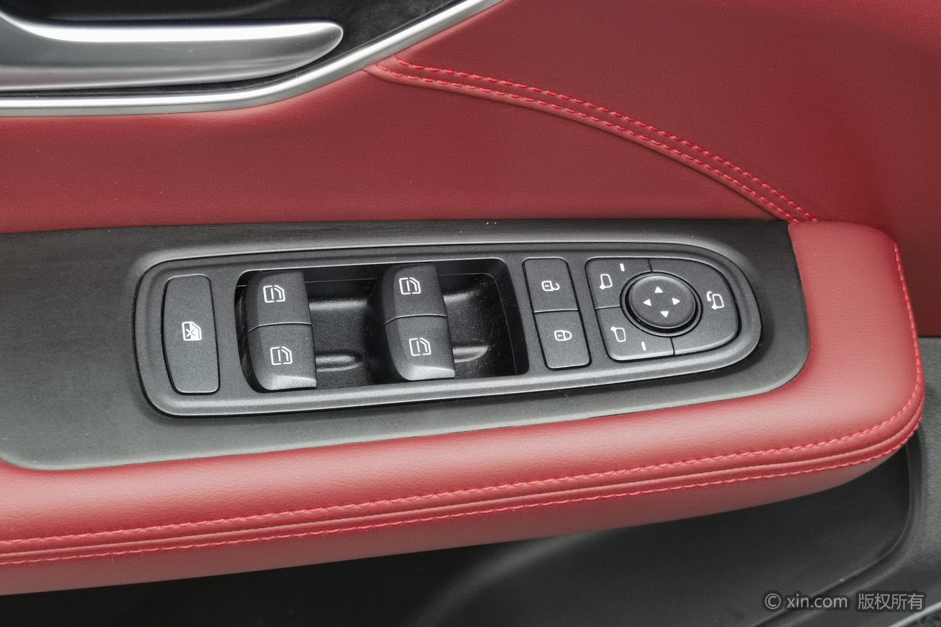 Jetour X70 PLUS 2025 #9 Jetour X70 PLUS 2025 car image #9