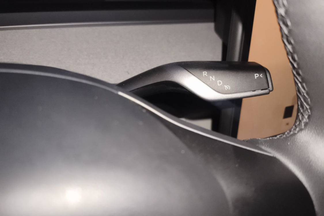Tesla Model Y 2024 #27 Tesla Model Y 2024 صورة سيارة #27