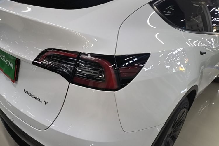 Tesla Model Y 2023 #8 Tesla Model Y 2023 car image #8
