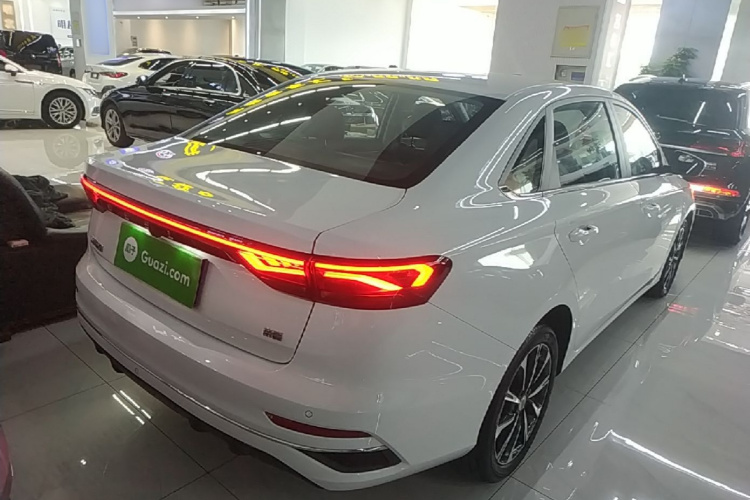 GEELY Emgrand 2025 #7 GEELY Emgrand 2025 car image #7
