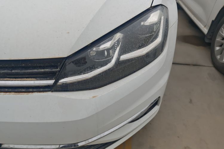 Volkswagen Golf 2020 car image #15