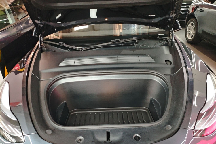 Tesla Model Y 2024 #19 Tesla Model Y 2024 immagine di auto #19