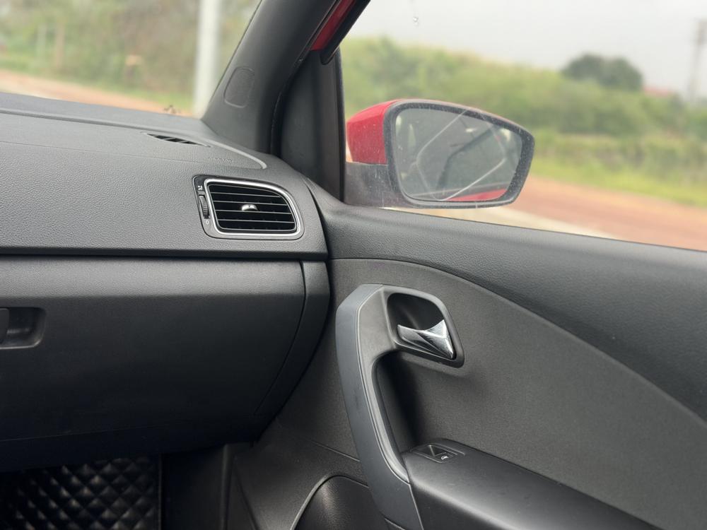 Volkswagen Polo 2014 car image #10