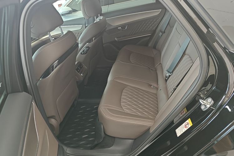 BYD Han 2023 imagem de carro #17