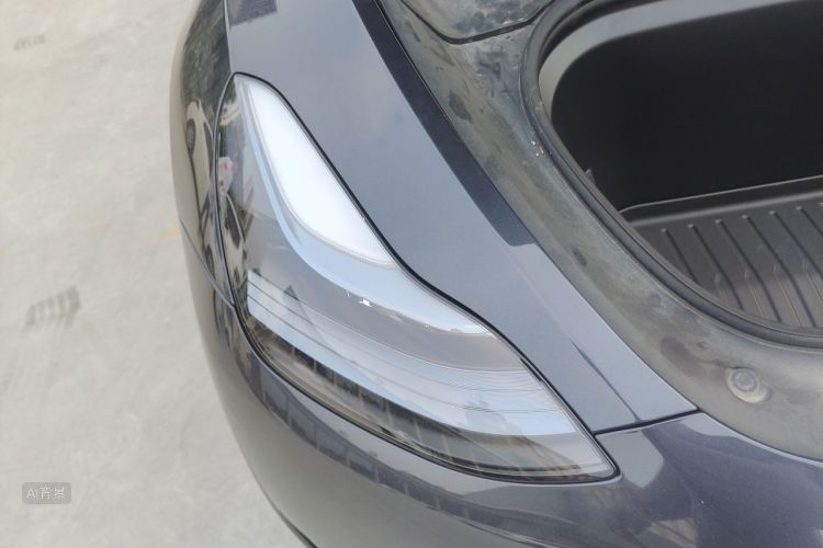 Tesla Model Y 2024 imagem de carro #8