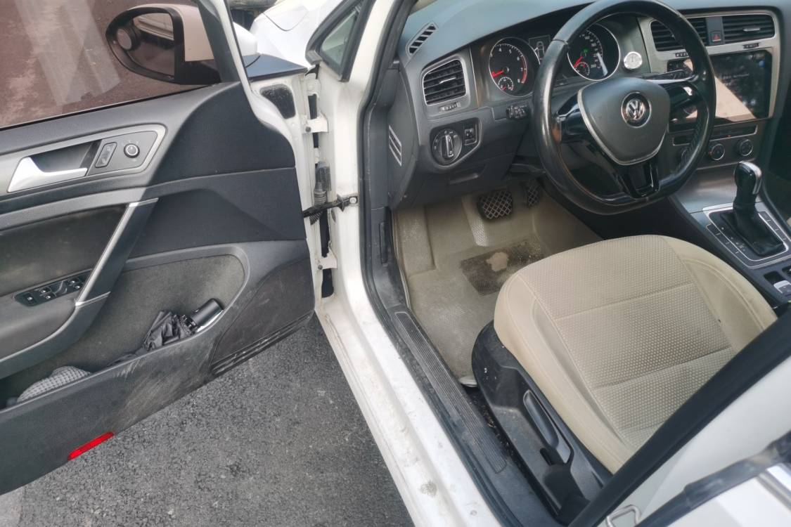 Volkswagen Golf 2015 car image #23