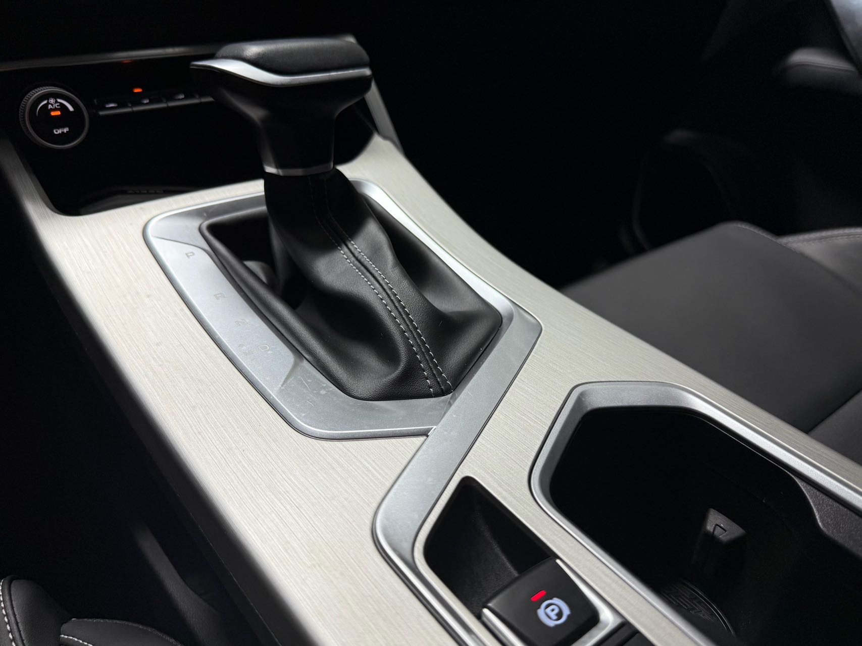GEELY Coolray 2025 car image #5