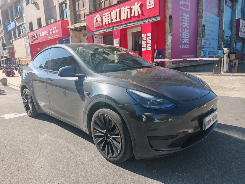 Tesla Model Y 2024 #3 Tesla Model Y 2024 car image #3