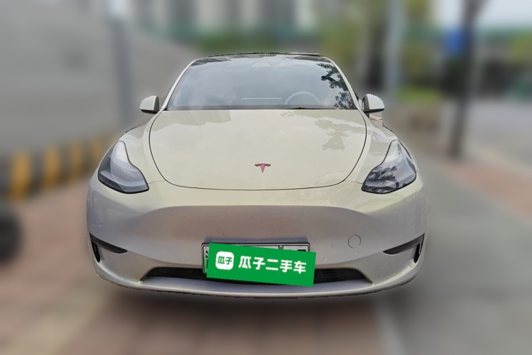 Tesla Model Y 2021 car image #3