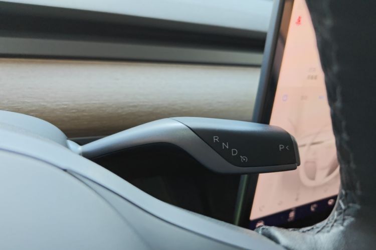 Tesla Model Y 2022 #14 Tesla Model Y 2022 car image #14