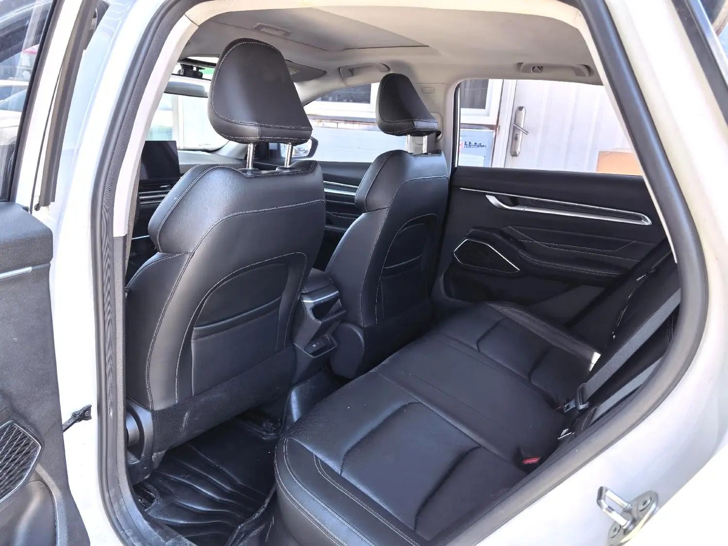 GEELY Emgrand 2023 imagen de coche #5