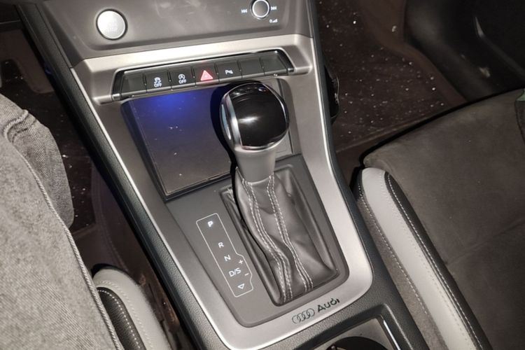Audi Q3 2019 #16 Audi Q3 2019 car image #16