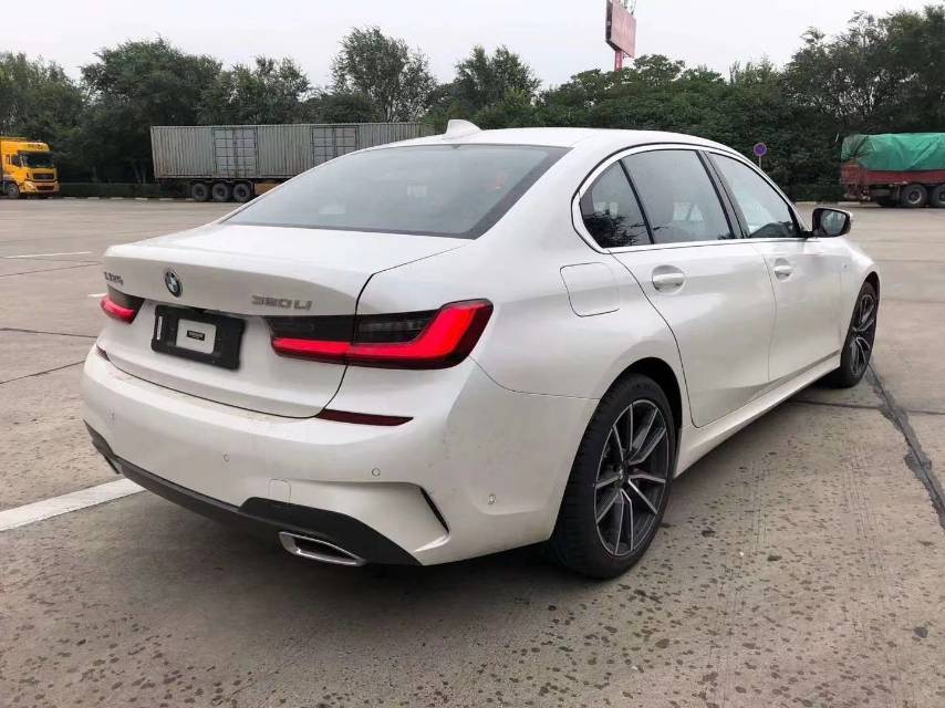 BMW 3 Series 2020 car image #9