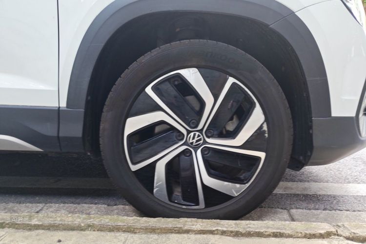 Volkswagen Tharu 2024 car image #9