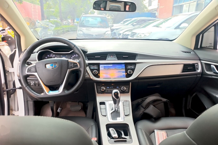 GEELY Emgrand GS 2017 car image #10