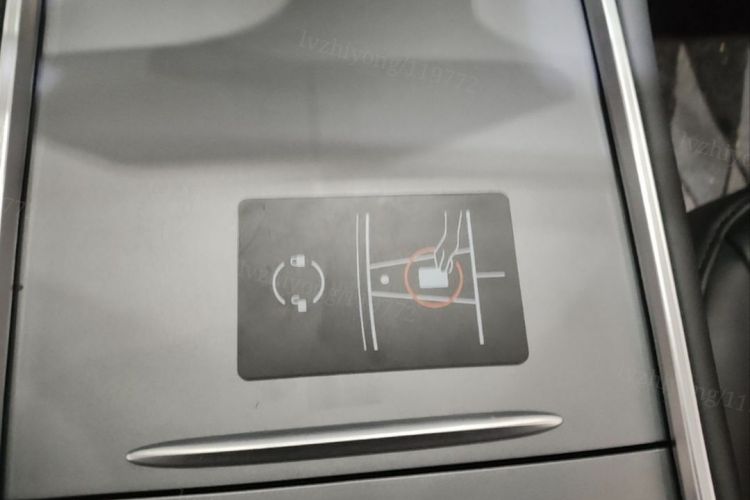 Tesla Model Y 2023 #9 Tesla Model Y 2023 car image #9
