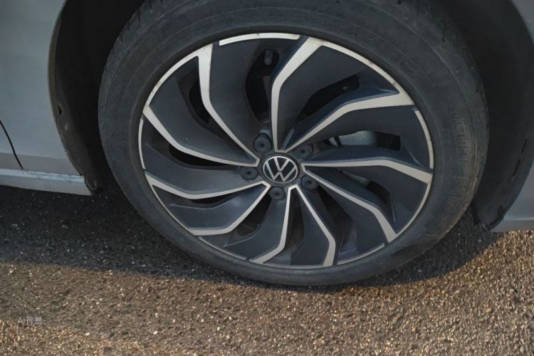Volkswagen Golf 2021 car image #9