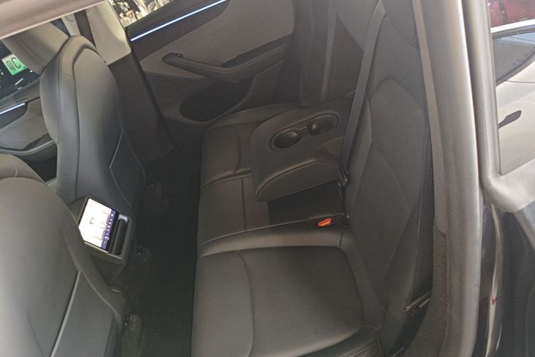 Tesla Model Y 2025 #17 Tesla Model Y 2025 car image #17